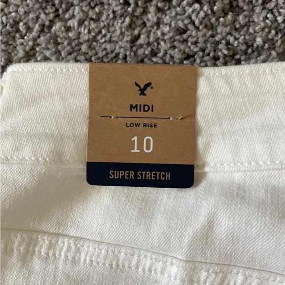 AE Shorts - Picture 2 of 5